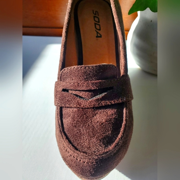 SODA - Patio-s Faux Suede Slip-on Loafer Wedge Heels - Chocolate Brown Size 6 - Picture 1 of 7